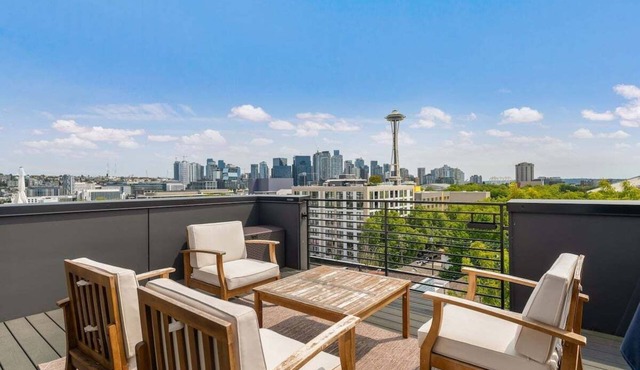 Perch – Modern 3BR/3.5BA Near Space Needle | Great Views! in Seattle