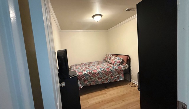 Private 1-Bedroom Walk-Out Basement in Dumfries in Dumfries