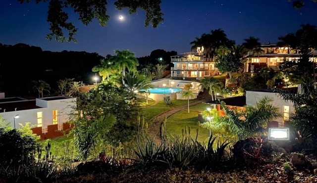 Private Caribbean Resort – 9 Villas, Ocean Views & Pool