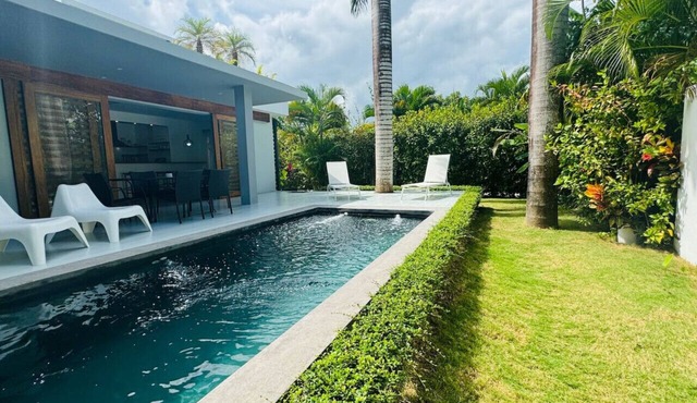 Private Garden Villa