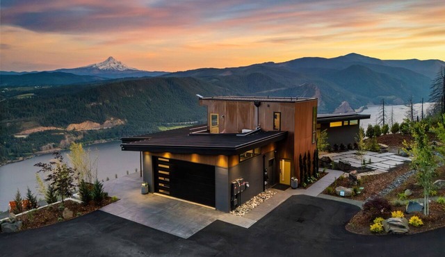 Private guest suite on Underwood Mountain in Underwood