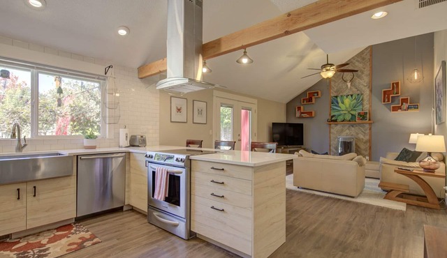 Private Home, Near Nike & Intel, w/spacious yard in Beaverton
