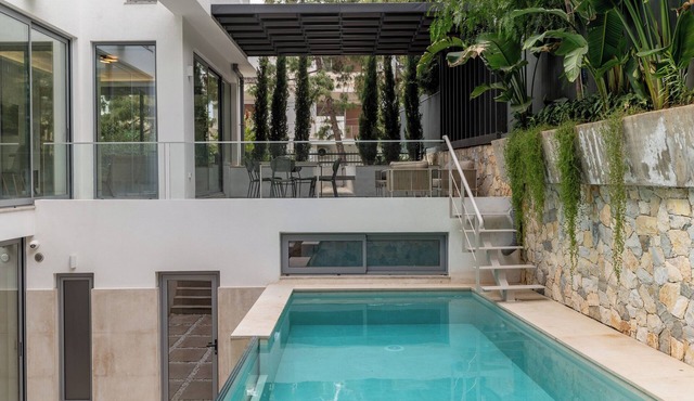 Private Pool Villa | Walk to Beach & Voula Square in Voula