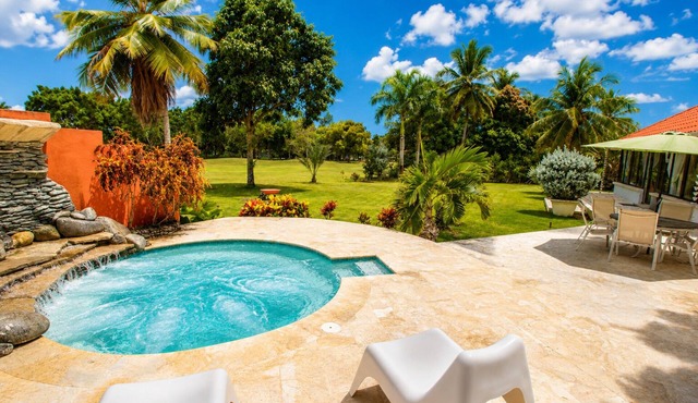 Private Villa| +4 Bedrooms | Jacuzzi | Fast Wifi!