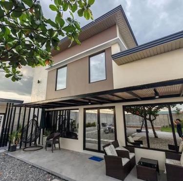 Private Villa Stay - Near Tarlac City