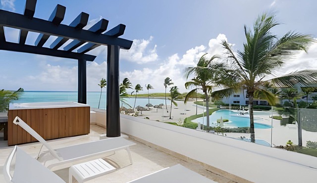 Punta Palmera Beach Front and pool views Cap Cana