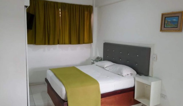 Quiet and comfortable room in the center. B&B # 2