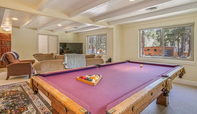 Quiet Spacious Cozy House Near Downtown & Ski in Stateline