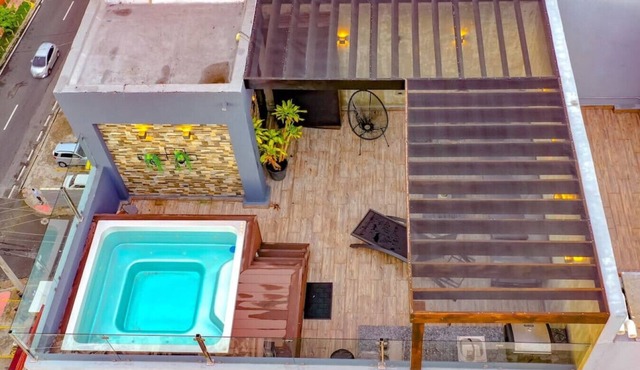 RL 604 Romantic Penthouse Pvt Terrace Jacuzzi with BBQ