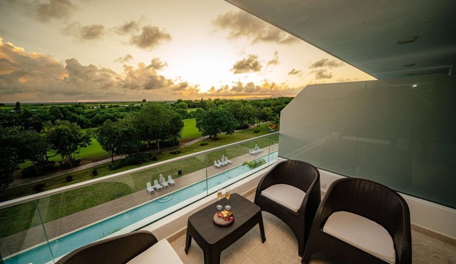 Romance Xcape Red Spice Retreat @ C.R Star E411