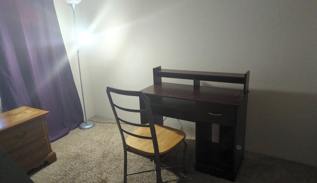 Room available shared bathroom and kitchen and living room in Chesterfield