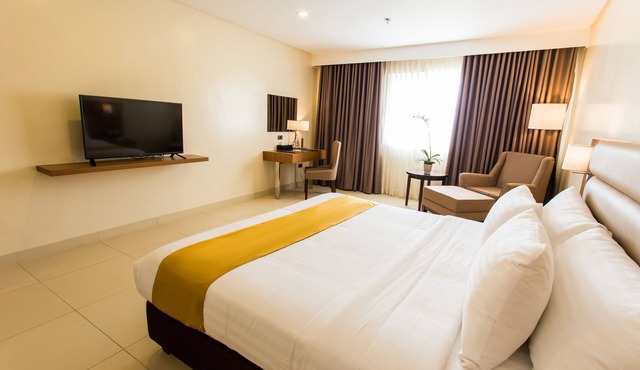 Royce Hotel & Casino