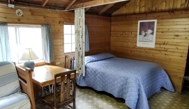 Rustic Glamping Cabin near Poudre River, Perfect for a Weekend of Fishing and Watching Wildlife in Bellvue