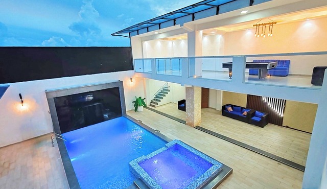 SD 10BR Welcome Party Villa II - Pool, Jacuzzi + Airport Nearby + Free Bonus