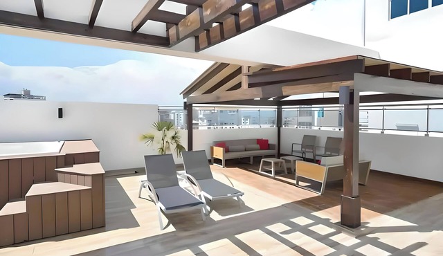 SD 3BR Luxury Sunshine Apt 1 + Bonus