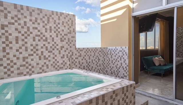 SD 4BR Penthouse Style Paradise 1 + Bonus