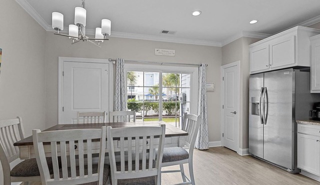 Seaside Villa w/elevator 3bedroom~5Beds~Sleeps 8 in Atlantic Beach