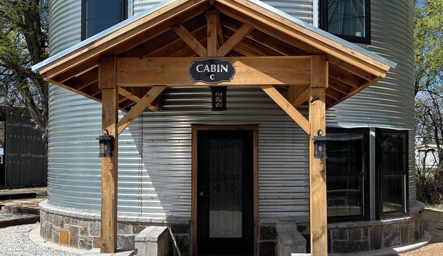 Silo Junction Cabin C in Walnut Springs