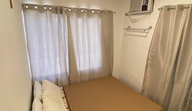 Simple, Practical & Comfy Room 4