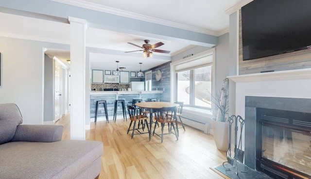 Ski-in/out condo with prime location for skiing & hiking in West Windsor