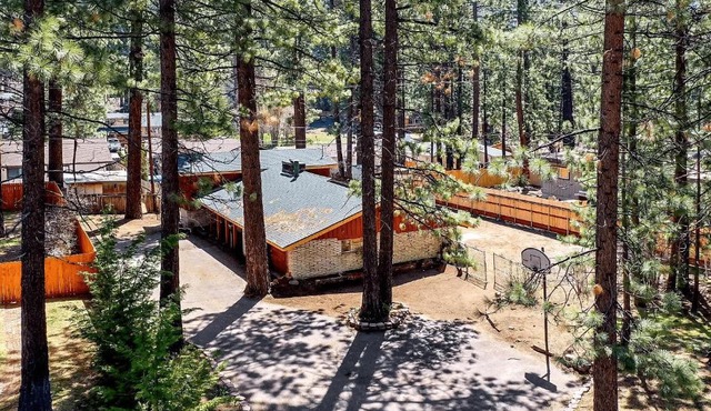 South Tahoe Rustic Home! Sleeps Over 10! home in Stateline