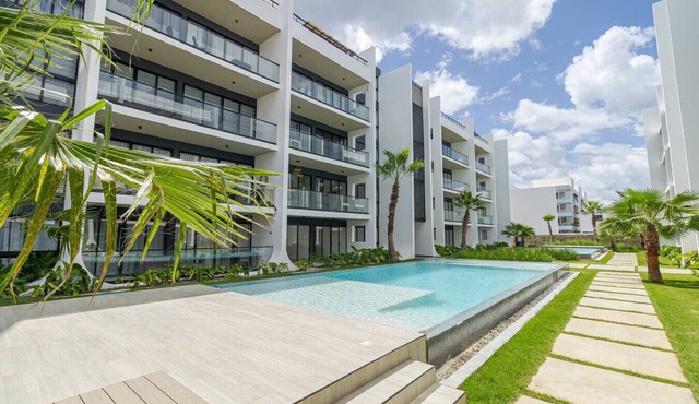 Spacious 3BD Penthouse Private Rooftop Sea Breeze
