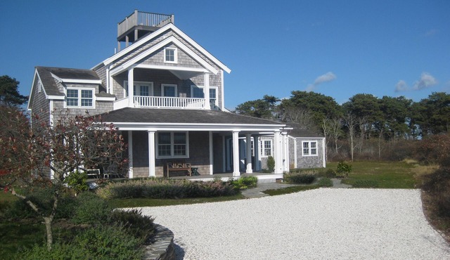 Spacious 5BR 7 bath Home on 3 Acres Near Beach/Bike Path/Shuttle Bus in Nantucket