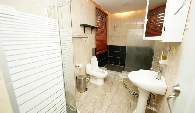 Spacious 7-bedroom villa in charming Santo Domingo Este with AC, WiFi