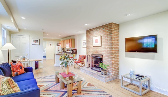 Spacious & Airy 1-BR near Eastern Mkt/Capitol in Washington