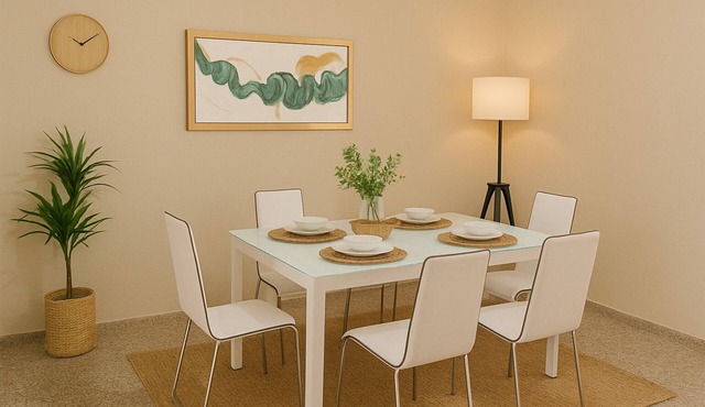 Spacious Bright and Serene Relaxing Home with Air Con, Parking & Garden