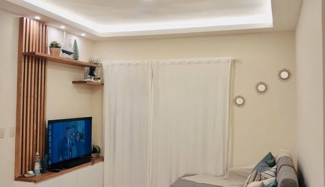 Spacious Coastal 2bed & 1 bath beach condo 5min walk to beach and restaurants.