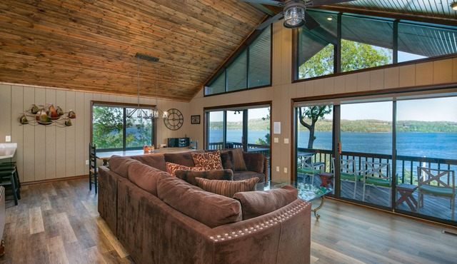 Spectacular 180° Beaver Lakefront Views! Steps to Shoreline+Pool Table+Fire Pit in Garfield