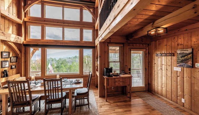 Spectacular Mtn view ☛Hot Tub ☛Fire pit ☛Sleeps 13 ☛ in Townsend