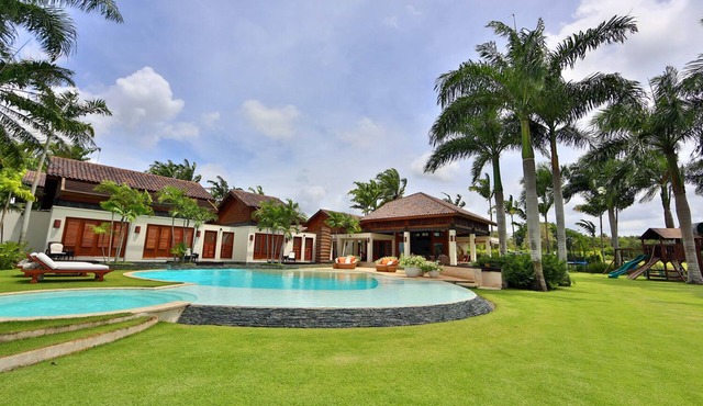 Spectacular Ocean and Golf Course Views/Luxurious Villa