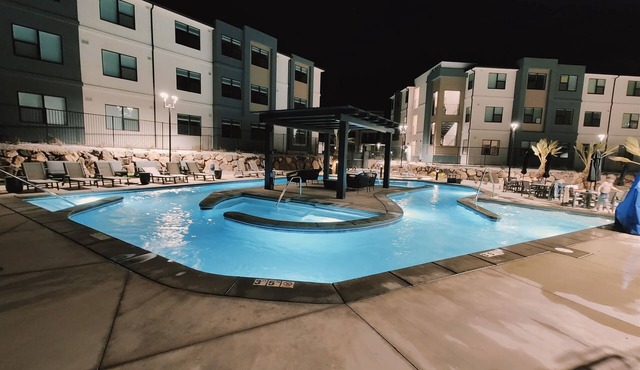 St. George Gem, Pool, Hot Tub, View, Zion Basecamp in Hurricane