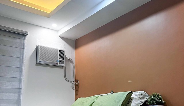 STAYCATION BY JAR Cozy Clean & Spacious Condo Unit