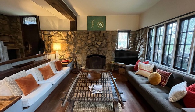 Stunning Stone Abode in Downtown Boulder - Walk to Pearl St, Chautauqua Park, CU in Boulder