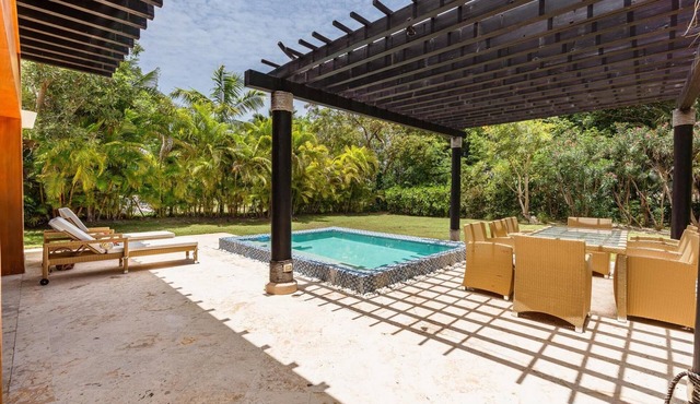 Stylish Bungalow at Green Village w Pool AB3