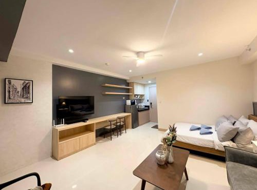 Stylish Condo with Balcony behind SM City Iloilo