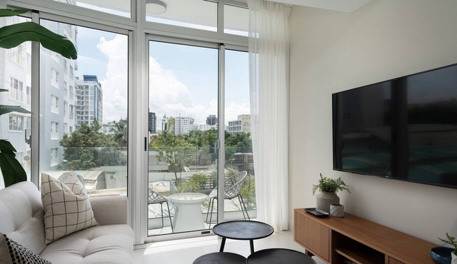 *Sunny Oasis Retreat: 1-Bedroom*