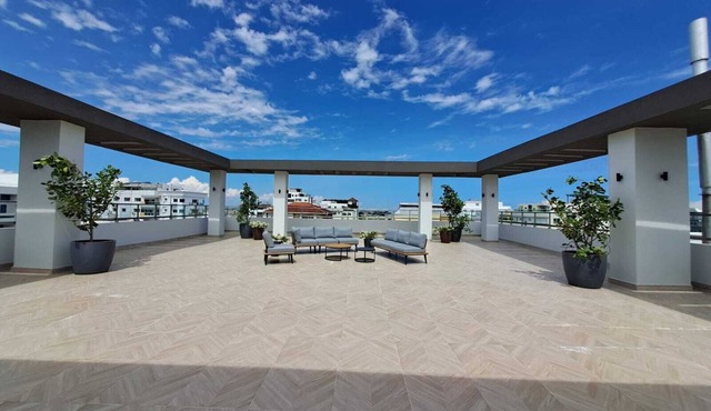 Sunny & Serene 4BR Retreat With Private Roof