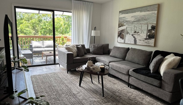 Sunset Gateway - Mins to Beaches & Golf | Bowling - Shopping - Clearwater Beach in Clearwater