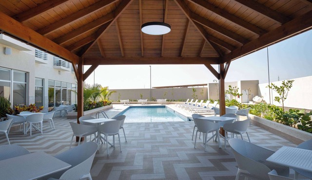Super 8 By Wyndham Manzanillo