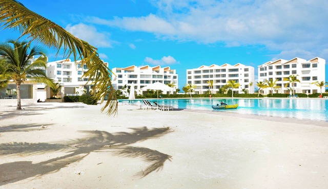 The Beach at City Place - Cozy 1 Bedroom, 2 bath, 2nd level Condo with elevator