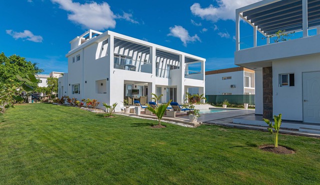 THE PALM VILLA: A New, Beautiful Four-bedroom at Sosua Ocean Village!