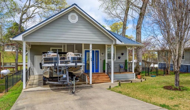 The Villa Cove in Onalaska
