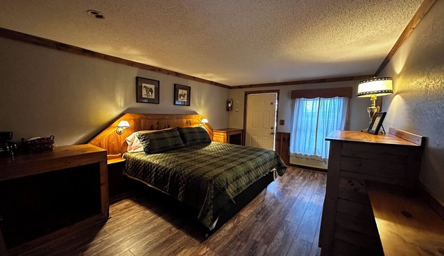 Three Bear Lodge in Jamestown
