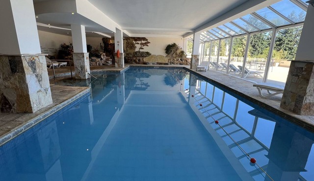 Three Garden-View Quads + Free Breakfast | 3-min Drive Civic Center Bariloche in San Carlos de Bariloche