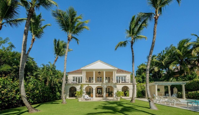 Tortuga C35 - Luxury golf villa with private pool and staff near private beach