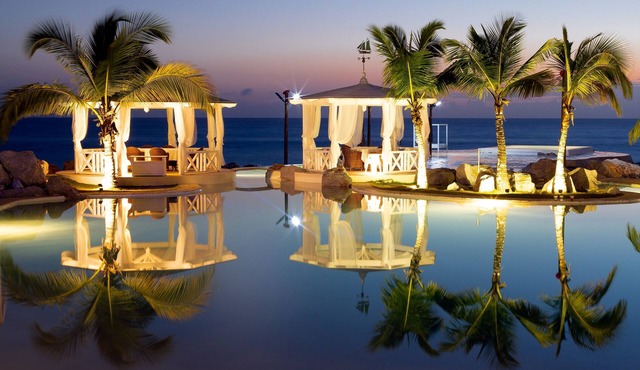 TRACADERO Beach Club and Holidays Rentals